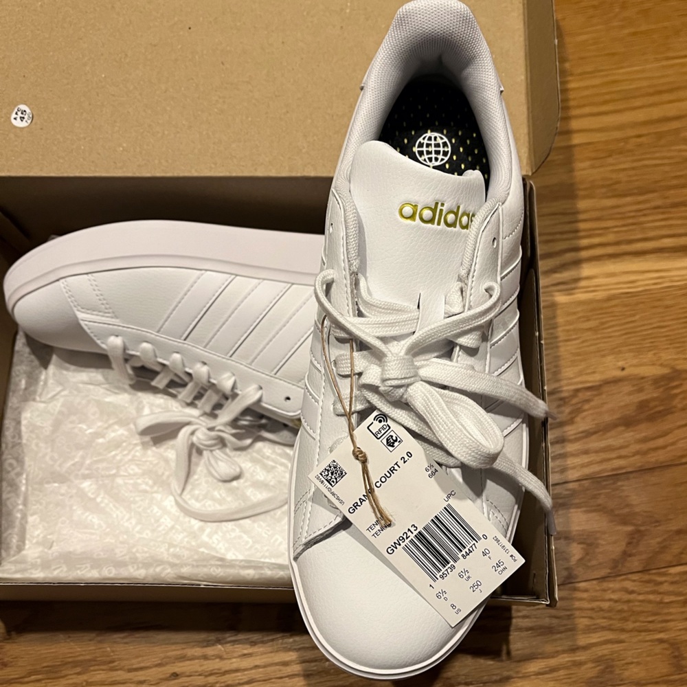 Adidas tennis shoes